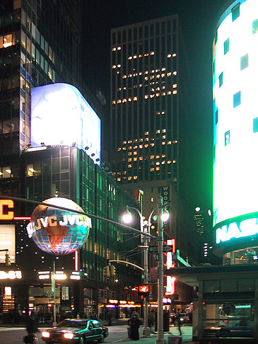 Times Square bei Nacht Fotos