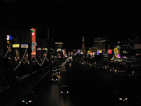 Hotel MGM bei Nacht Fotos